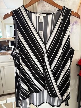 White House Black Market Black & White Striped sleeveless top size Lg
